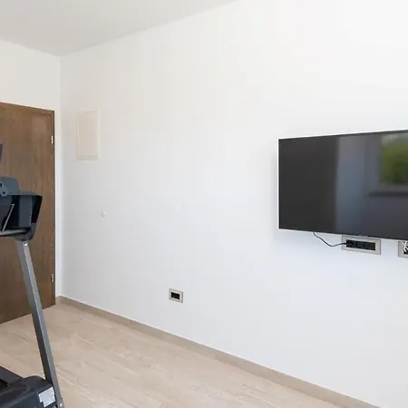 Maslina Guest house 4*